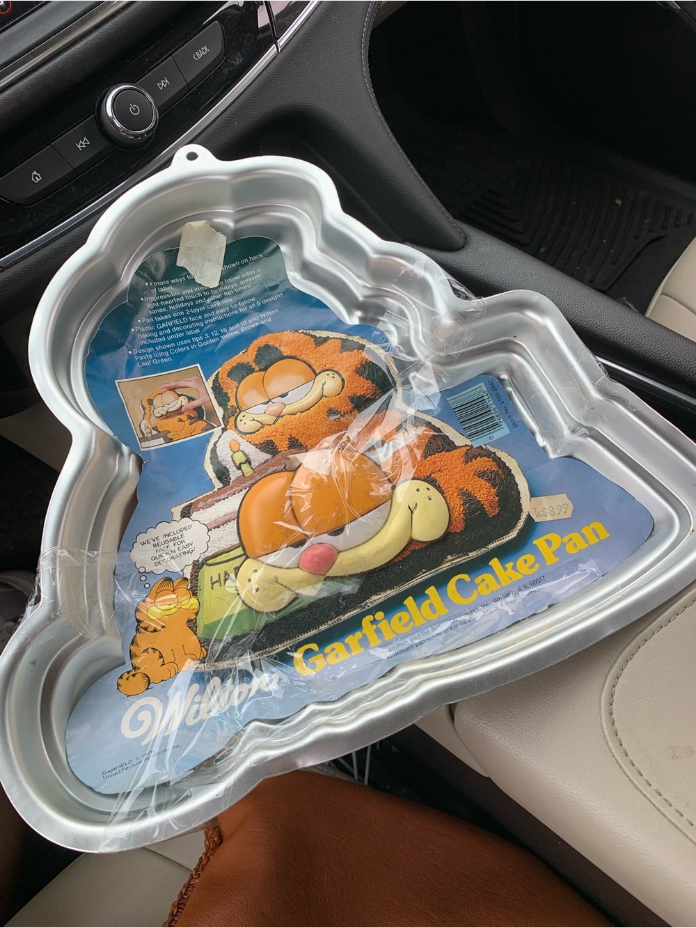 Wilton Garfield Cake Pan - Silver with Orange and Yellow Graphic